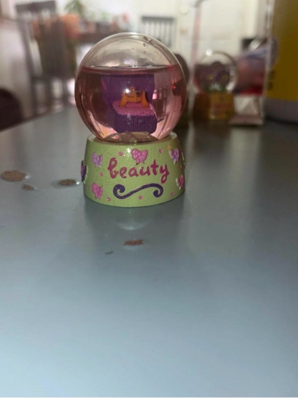 Vintage Y2K Claires Snow globe beauty